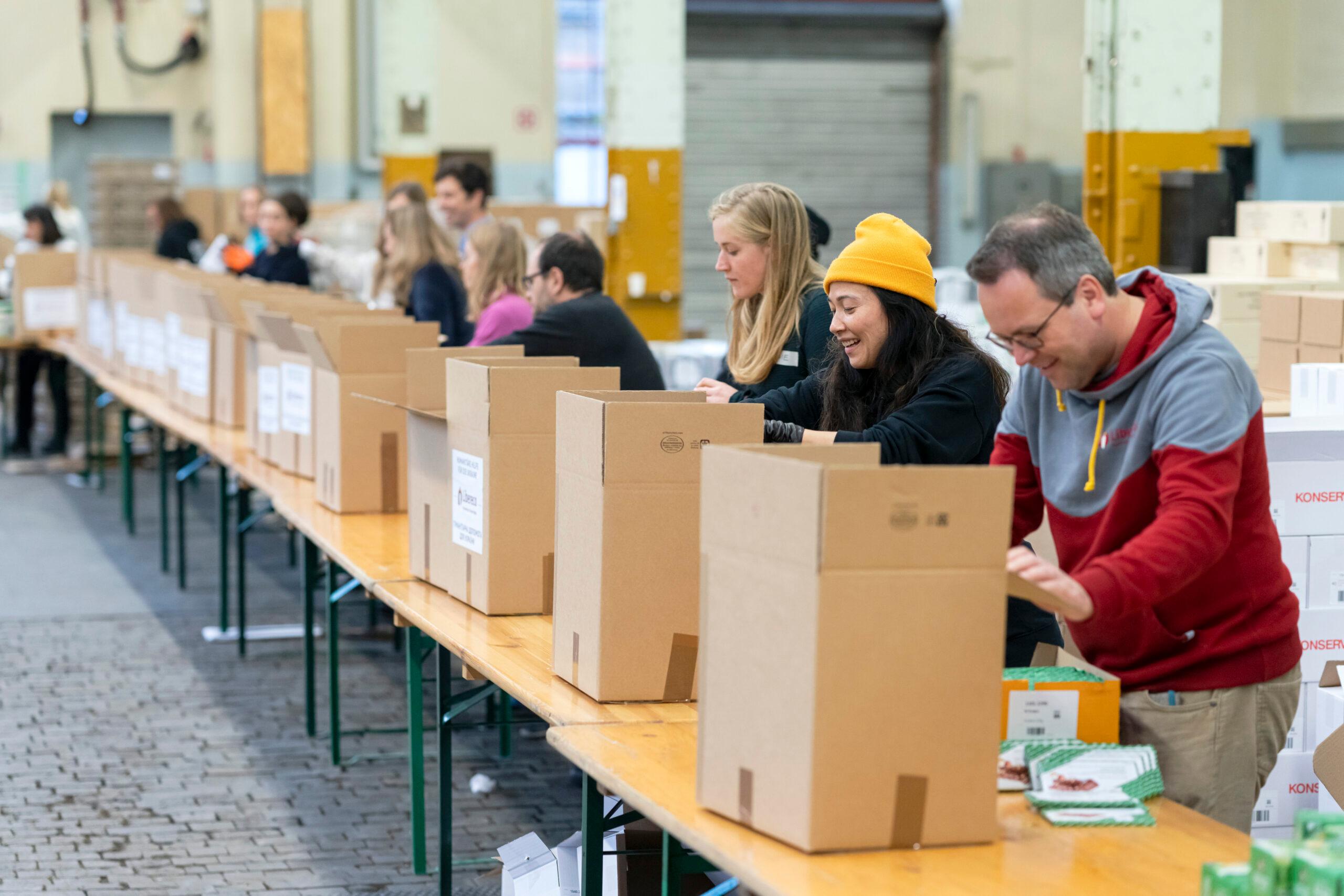 Aktion in Zürich: Hilfs-Päckli für die Ukraine