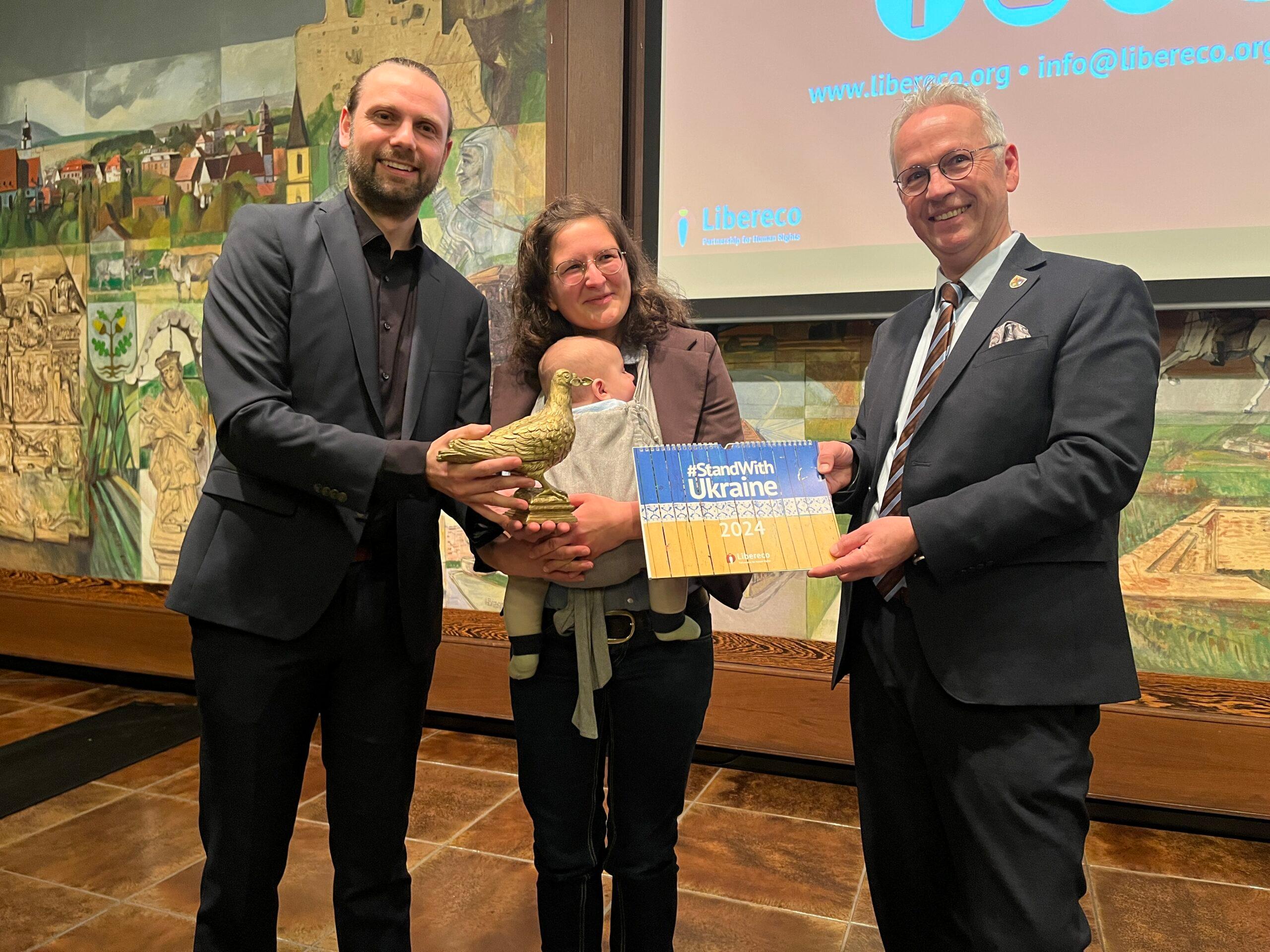 Libereco receives Peace Dove of the Donnersberg District Administrator